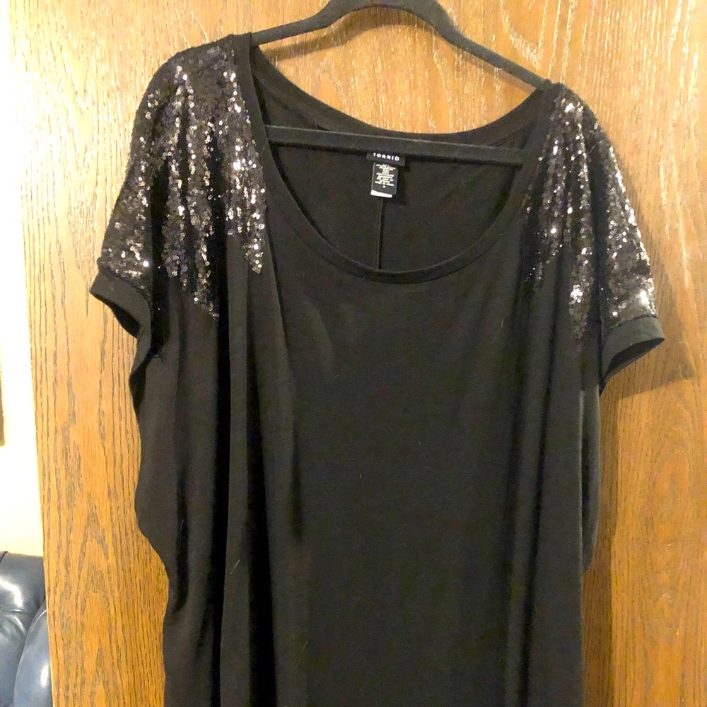Torrid Size 5 Sequin Sleeve Top
